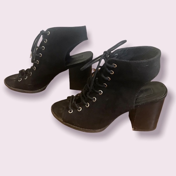 👠SALE 2/$12.00‼️ SODA Women’s Block Heel Lace up Suede Shoes in Black size 7 - Picture 6 of 6